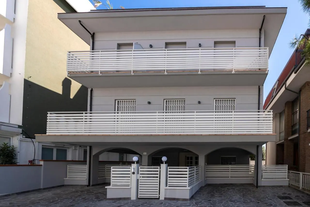 Casa Plauto Attico Senza Cucina Without Kichen Apartman Bellaria – Igea Marina