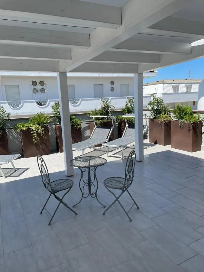 Casa Plauto Attico Senza Cucina Without Kichen Apartman Bellaria – Igea Marina